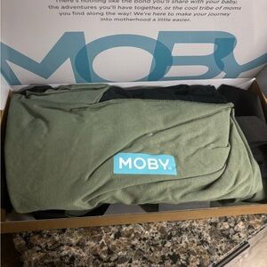 Moby Easy Wrap - Olive and Onyx